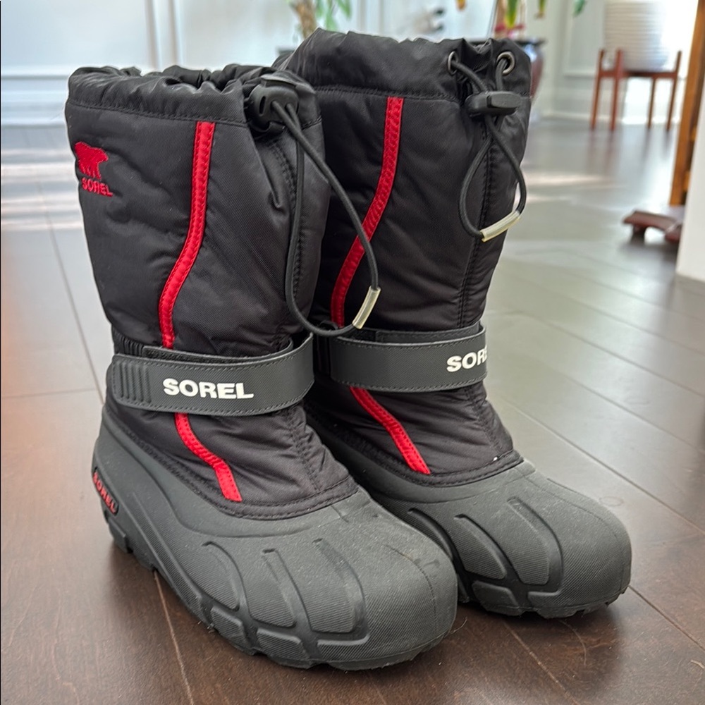 Great condition! Youth Sorel Winter Boots